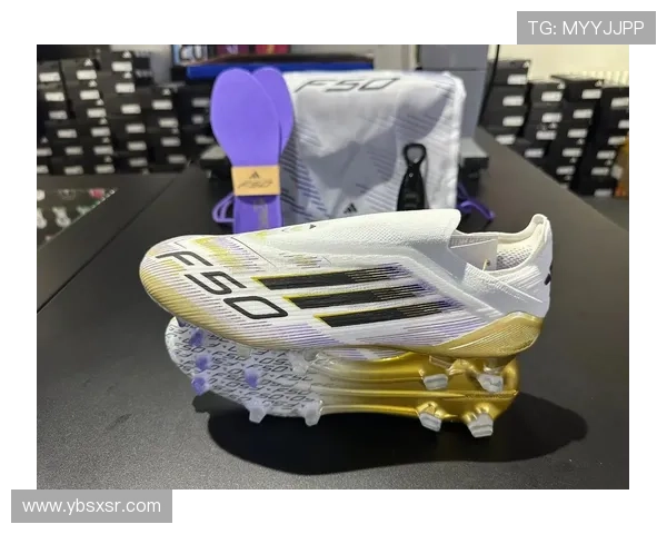 每场更换一双足球鞋 球星如何通过鞋款展示个性与竞技状态