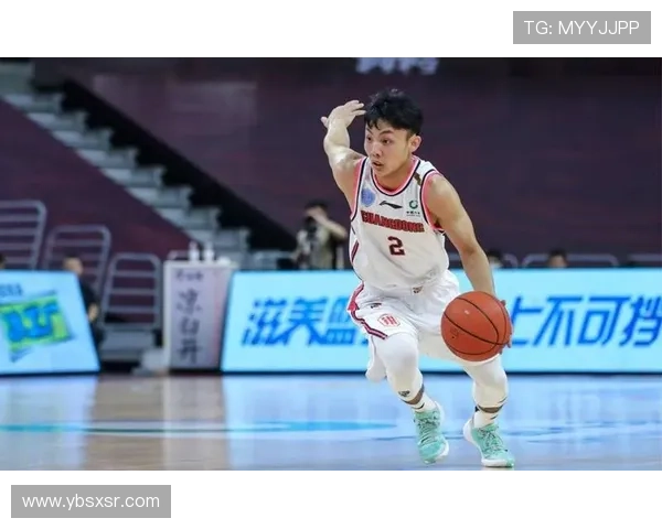 矮个球星如何打破身高限制成为足球场上的巨人